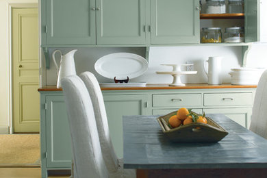 Example of a transitional kitchen design in Boston