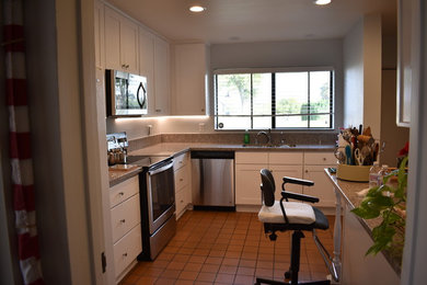 Inspiration for a contemporary kitchen remodel in Los Angeles