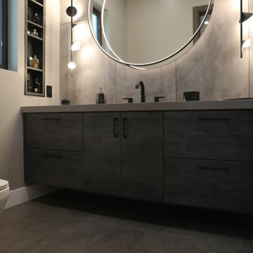 Leghorn His Bathroom