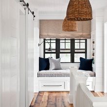 upstairs hallway/stairwell