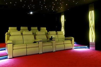 Idée de décoration pour une salle de cinéma.