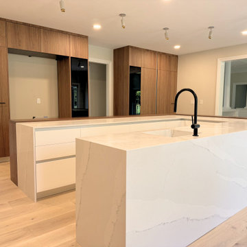 Island Prep Sink & Veined Quartz Waterfall