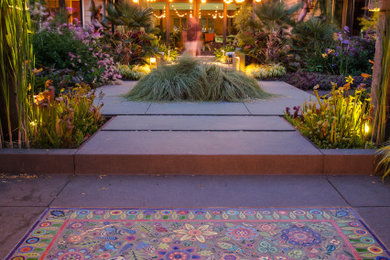 Photo of a tropical landscaping in Portland.