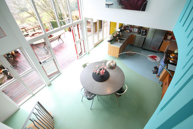 Contemporary eat-in kitchen in Hampshire.