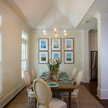 Open dining area is perfect for entertaining!