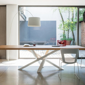 Modern Italian dining tables