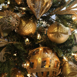 Holiday Decorating - Holiday Accents And Figurines
