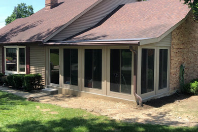 Example of a trendy entryway design in Other