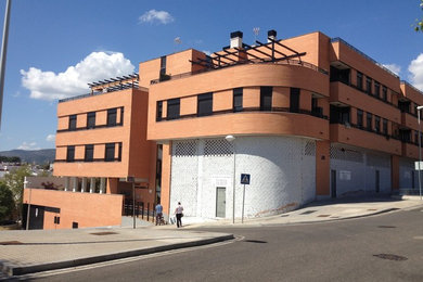 Córdoba. Proyecto de 23 VPO, locales, garaje y piscina