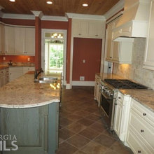 Decorating Help Needed!