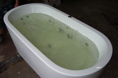 FREESTANDING OVAL SPA