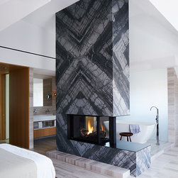 Palmerston - Master Suite - Indoor Fireplaces
