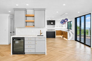 Example of a kitchen design in Los Angeles