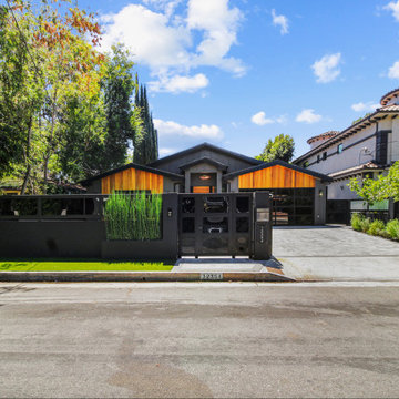 Full Frontage with Slat Fence, Lawn Strip and Bamboo