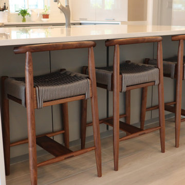 Polished Contemporary Beach Kitchen