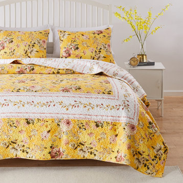 Barefoot Bungalow Finley Quilt and Pillow Sham Set, Yellow Full/Queen