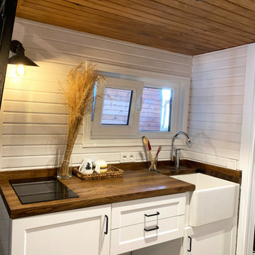 Tiny House, Tiny Haos