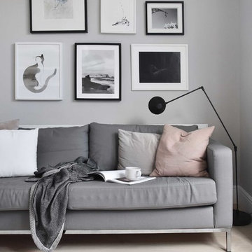 A soft, minimalist lounge makeover