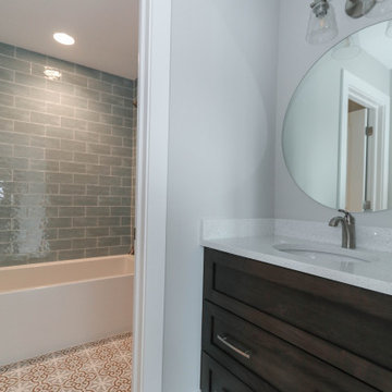 Modified Parker IV with Full In-Law Suite and Kitchenette  |  Naperville, IL