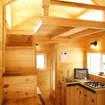 Tiny House on Wheels 8x16 Charlavail