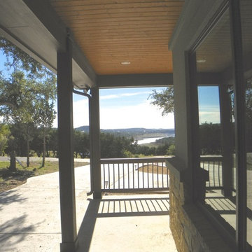 Lake View Courtyard Home
