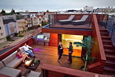 Inspiration for a contemporary deck remodel in San Francisco