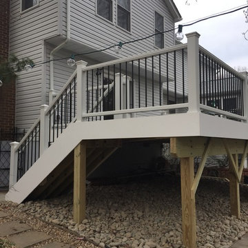 Deck in Trex Transcend Island Mist and Transcends Railing