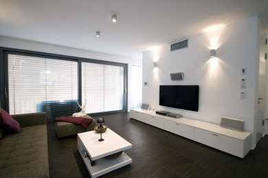 Inspiration for a mid-sized contemporary family room remodel