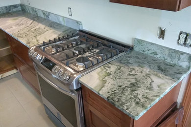Elegant kitchen photo in New York
