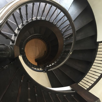 S Quincy St, Hinsdale - curved stairs