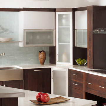 Plain & Fancy Kitchens