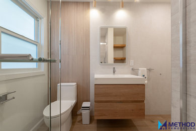 Bathroom - modern bathroom idea in San Francisco