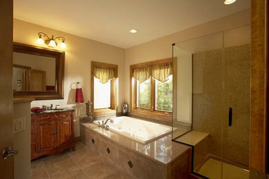 Bathroom - traditional bathroom idea in Cedar Rapids