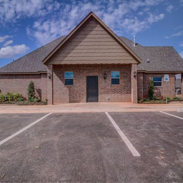 Raywood Manor - Community Clubhouse & Pool