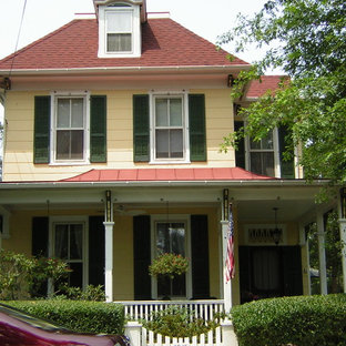 Gelbe Häuser mit Mansardendach Ideen, Design & Bilder - Oktober 2020