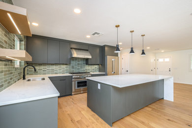 Inspiration for a contemporary kitchen remodel in Phoenix
