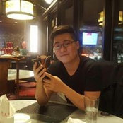 Thomas Lee's photo