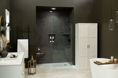 Bathroom - bathroom idea in New York