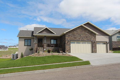 Charming ranch with lots of rock