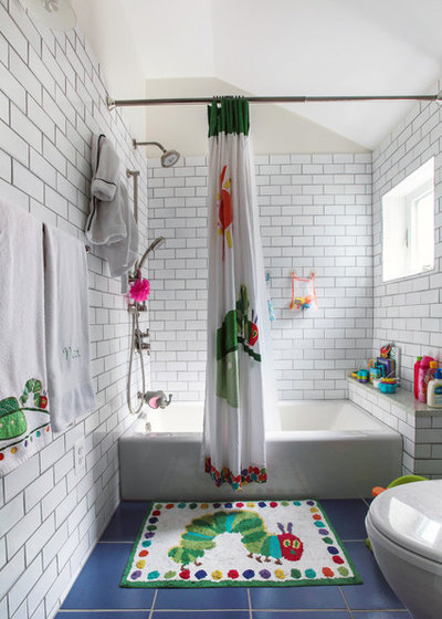 Классический Ванная комната by EnviroHomeDesign LLC