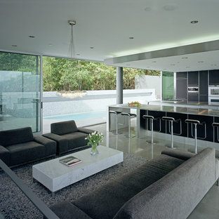 Inspiration för ett mellanstort funkis allrum med öppen planlösning, med marmorgolv och en hemmabar