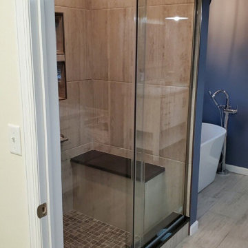 Master Bathroom - Hazel Drive, Bellwood, PA