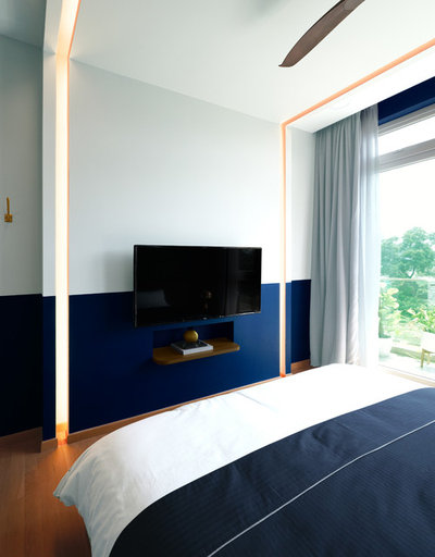 Contemporary Bedroom by DISTINCTidENTITY Pte Ltd