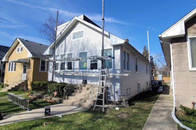 Example of an exterior home design in Chicago
