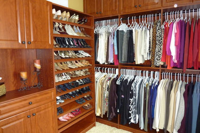 Example of a closet design in Jacksonville