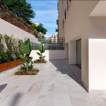 CLITUNNO 3 - Cortile di ingresso