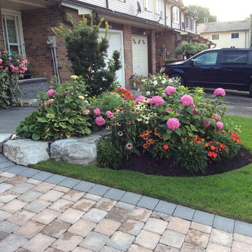 Traditional Front Exterior Landscape