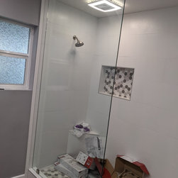 Barclay, Orange County - Shower Doors