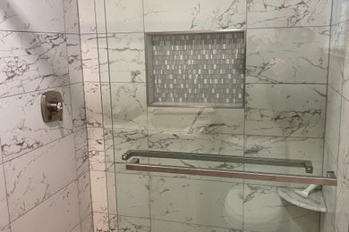 Example of a 1960s bathroom design in Denver