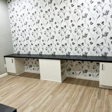 Craft/ Hobby Room